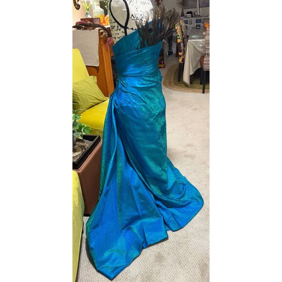 Vtg Victor Costa Teal Mermaid Gown w/ Peacock Feathers – Dramatic Train Size 10 - Picture 5 of 10